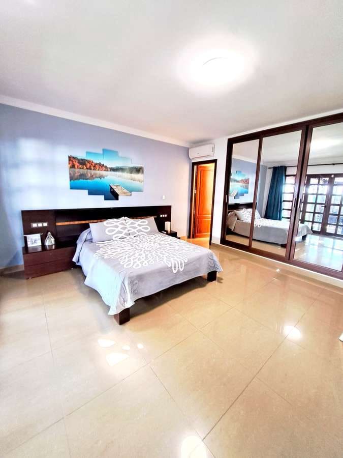 4 soveværelse Villa til salg i Playa Blanca med swimmingpool garage - € 849.000 (Ref: 8634106)