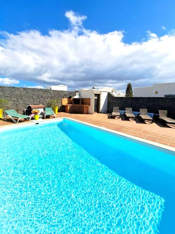 4 soveværelse Villa til salg i Playa Blanca med swimmingpool garage - € 849.000 (Ref: 8634106)