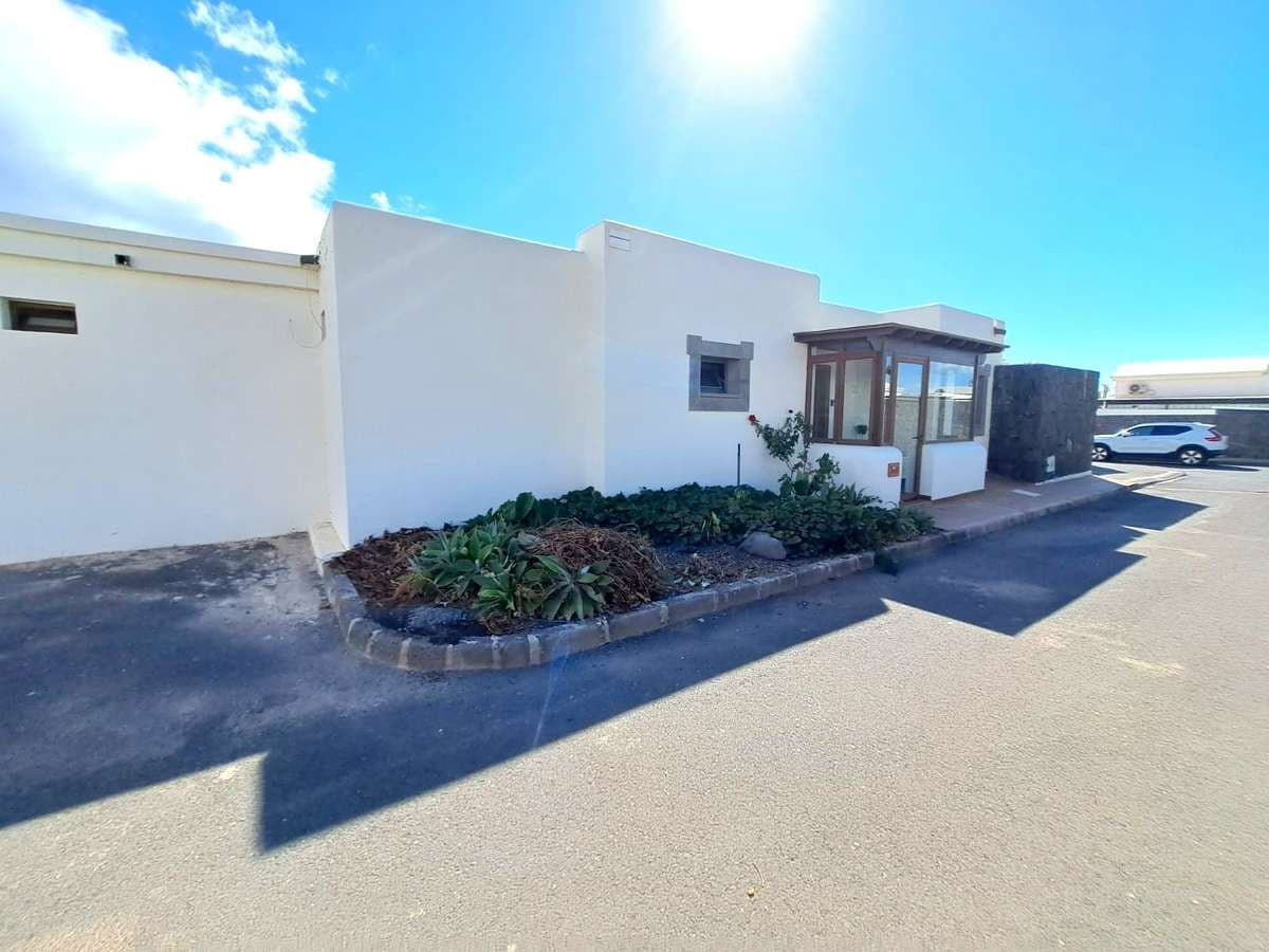 4 soveværelse Villa til salg i Playa Blanca med swimmingpool garage - € 849.000 (Ref: 8634106)