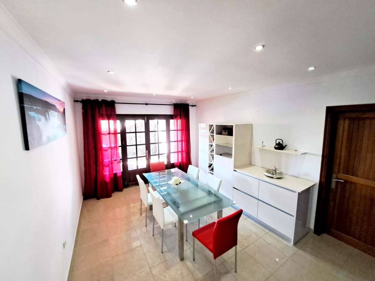 4 soveværelse Villa til salg i Playa Blanca med swimmingpool garage - € 849.000 (Ref: 8634106)