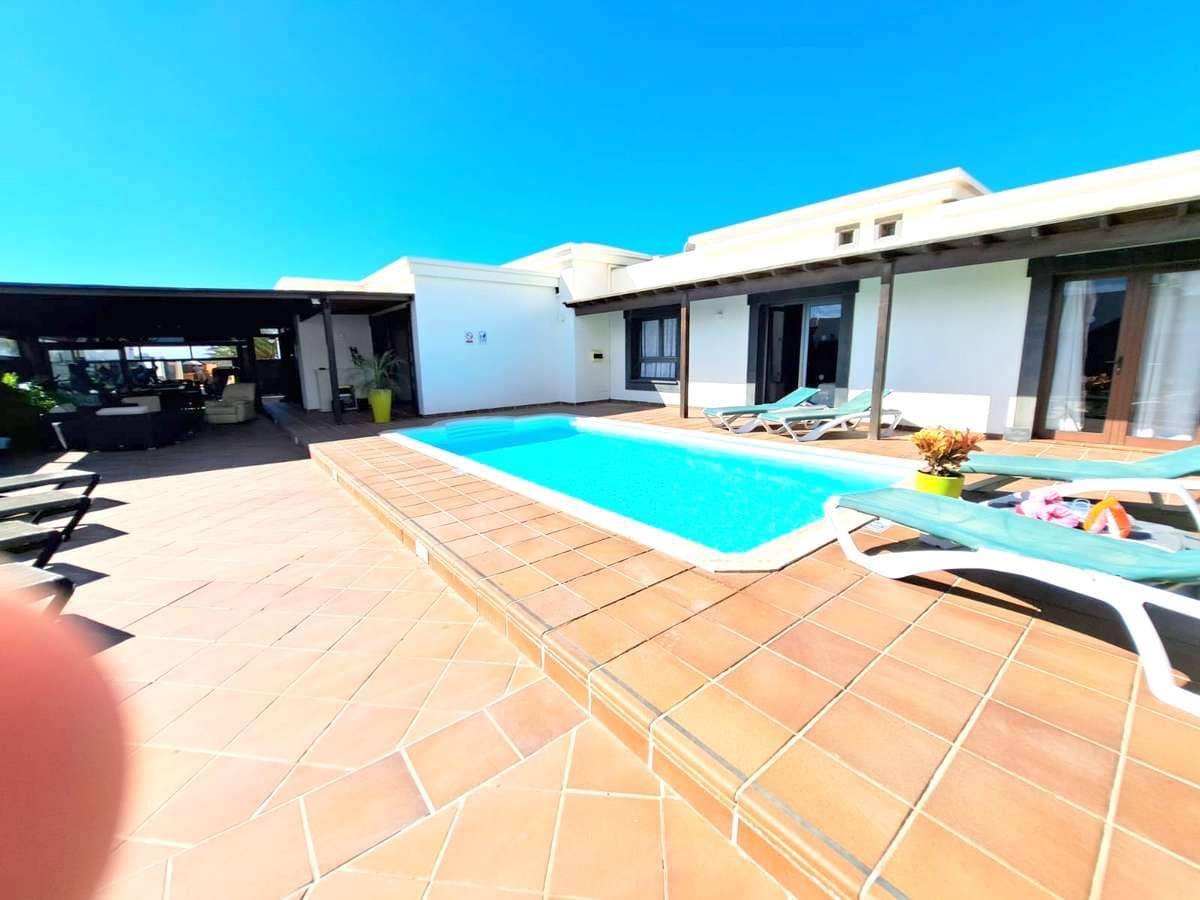 4 soveværelse Villa til salg i Playa Blanca med swimmingpool garage - € 849.000 (Ref: 8634106)