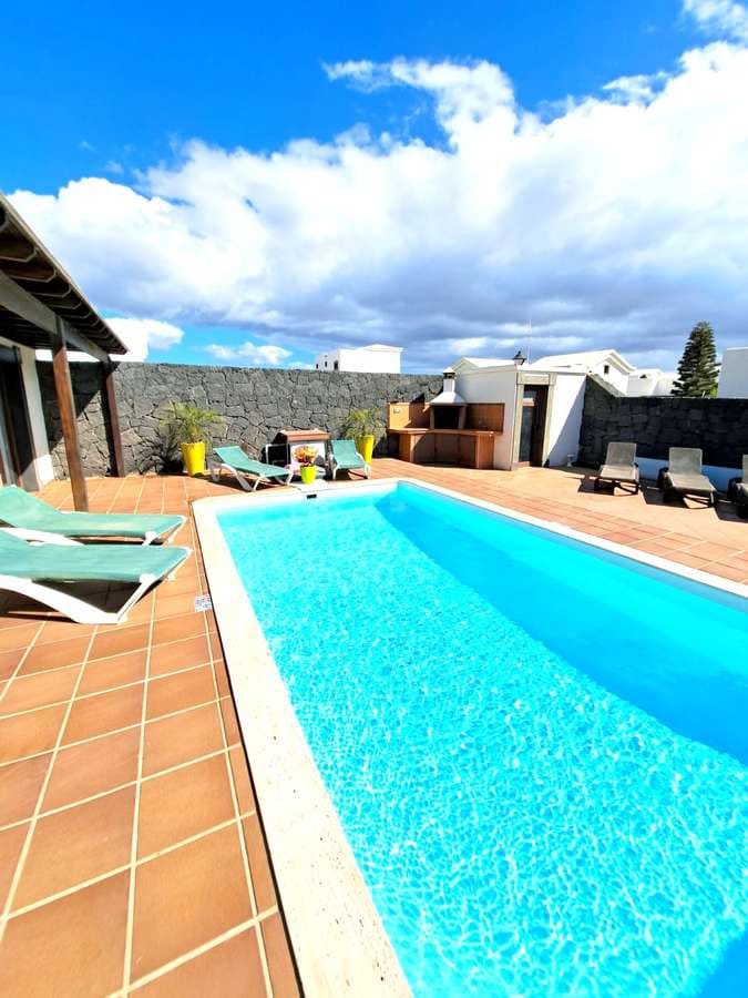 4 soveværelse Villa til salg i Playa Blanca med swimmingpool garage - € 849.000 (Ref: 8634106)