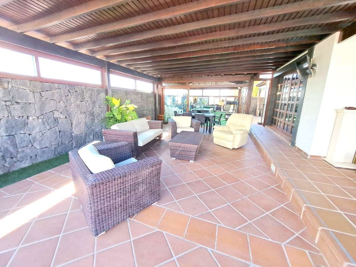 4 soveværelse Villa til salg i Playa Blanca med swimmingpool garage - € 849.000 (Ref: 8634106)