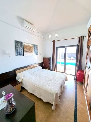 4 quarto Moradia para venda em Playa Blanca, Yaiza com piscina garagem - 849 000 € (Ref: 8634106)