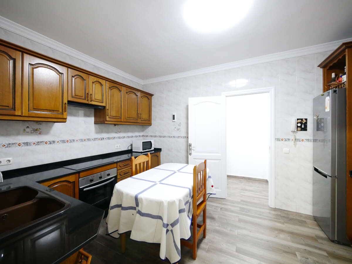 4 soveværelse Lejlighed til salg i Arrecife med garage - € 299.000 (Ref: 8775743)