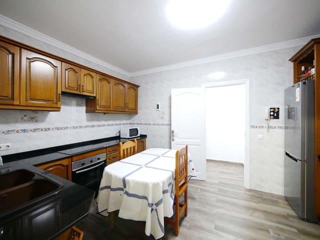 4 soveværelse Lejlighed til salg i Arrecife med garage - € 299.000 (Ref: 8775743)