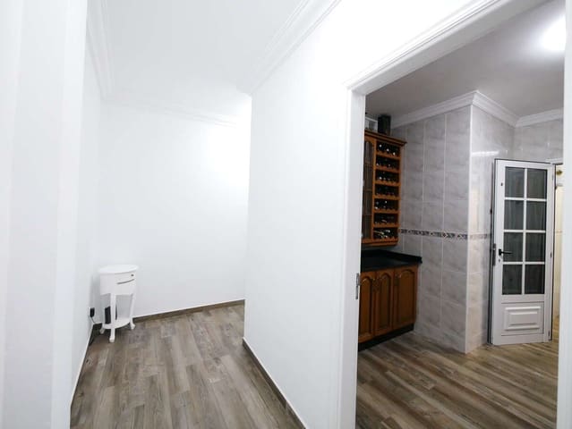 4 soveværelse Lejlighed til salg i Arrecife med garage - € 299.000 (Ref: 8775743)