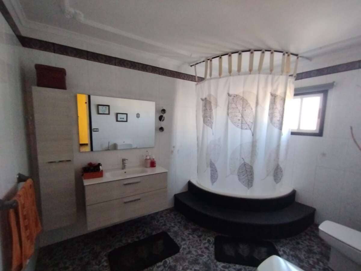 6 bedroom Finca/Country House for sale in Soo - € 490,000 (Ref: 8859464)