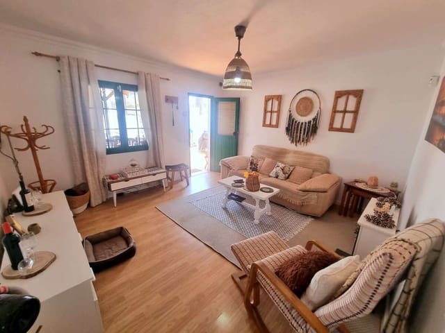 Apartamento de 2 habitaciones en Yaiza en venta con piscina garaje - 265.000 € (Ref: 9097805)