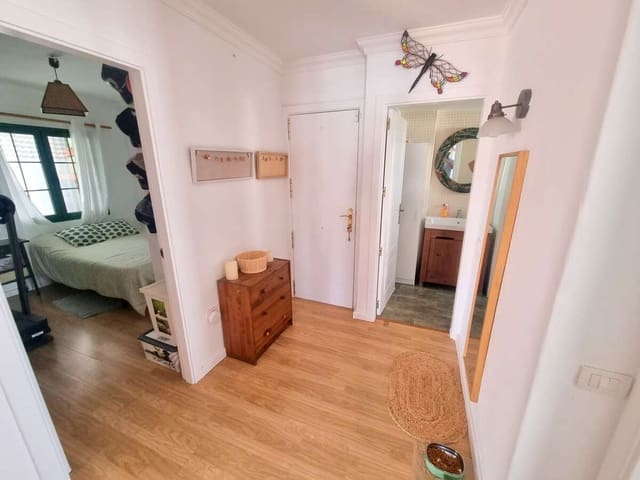 Apartamento de 2 habitaciones en Yaiza en venta con piscina garaje - 265.000 € (Ref: 9097805)