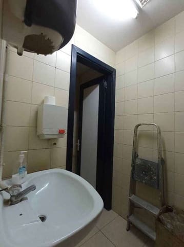 Kommersiell til salgs i Arrecife - € 170 000 (Ref: 9100426)