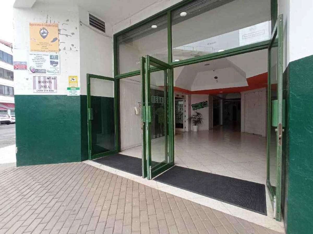 Kommersiell til salgs i Arrecife - € 170 000 (Ref: 9100426)