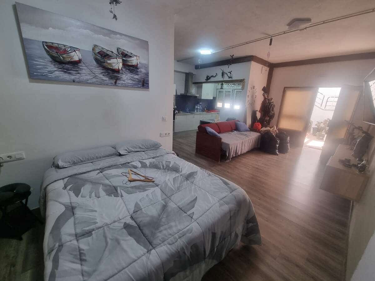 Studio for sale in Arrecife - € 110,000 (Ref: 9184953)