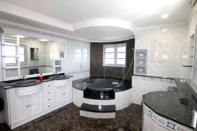 9 soveværelse Villa til salg i La Asomada, Tías med swimmingpool - € 1.499.000 (Ref: 9228194)