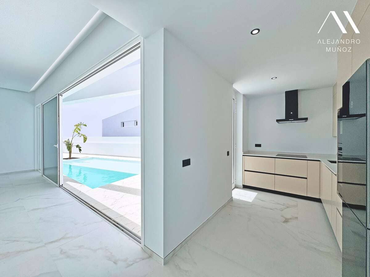 3 soveværelse Villa til salg i Charco del Palo med swimmingpool garage - € 500.000 (Ref: 9280679)