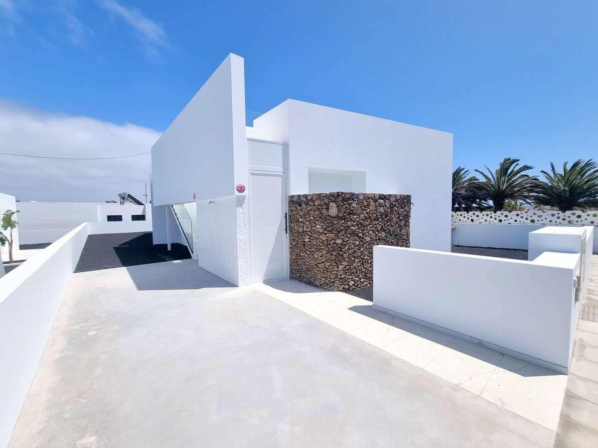 3 soveværelse Villa til salg i Charco del Palo med swimmingpool garage - € 500.000 (Ref: 9280679)