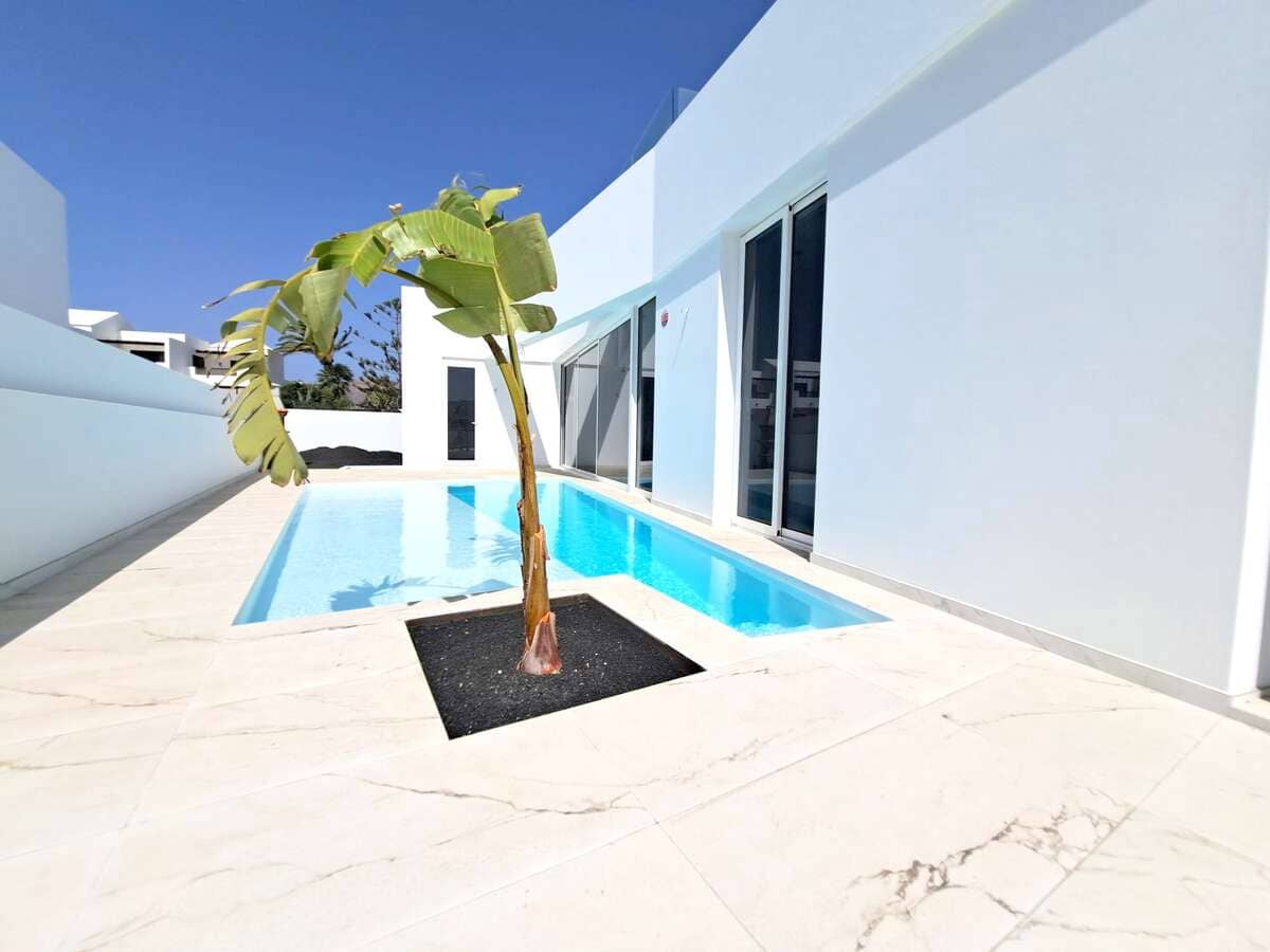 3 soveværelse Villa til salg i Charco del Palo med swimmingpool garage - € 500.000 (Ref: 9280679)