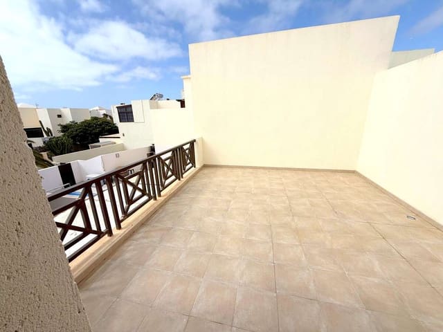 3 quarto Moradia Geminada para venda em Costa Teguise, Teguise com garagem - 393 000 € (Ref: 9300350)