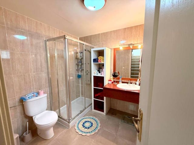 3 quarto Moradia Geminada para venda em Costa Teguise, Teguise com garagem - 393 000 € (Ref: 9300350)