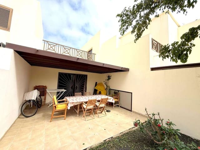 3 quarto Moradia Geminada para venda em Costa Teguise, Teguise com garagem - 393 000 € (Ref: 9300350)