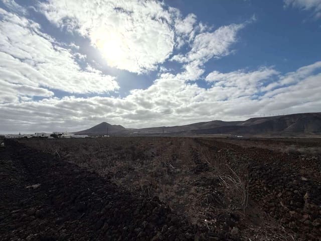 Bouwgrond te koop in Guatiza, Teguise - € 106.390 (Ref: 9310348)