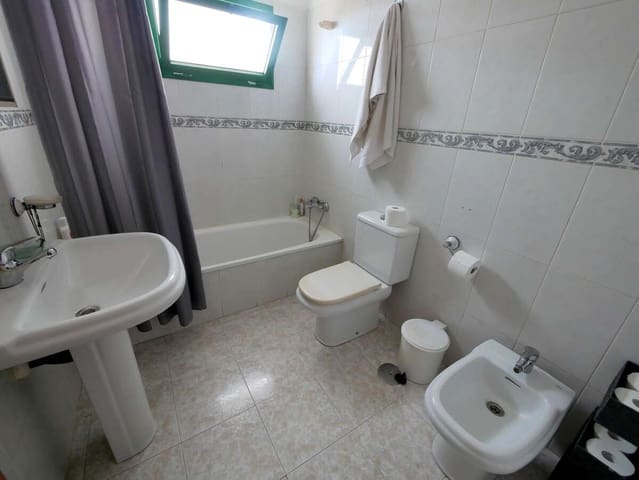 Piso de 3 habitaciones en Playa Blanca, Yaiza en venta - 260.000 € (Ref: 9329982)