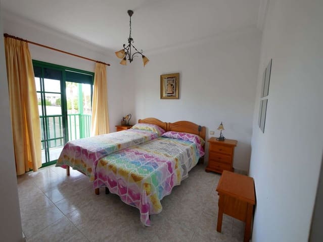 Piso de 3 habitaciones en Playa Blanca, Yaiza en venta - 260.000 € (Ref: 9329982)