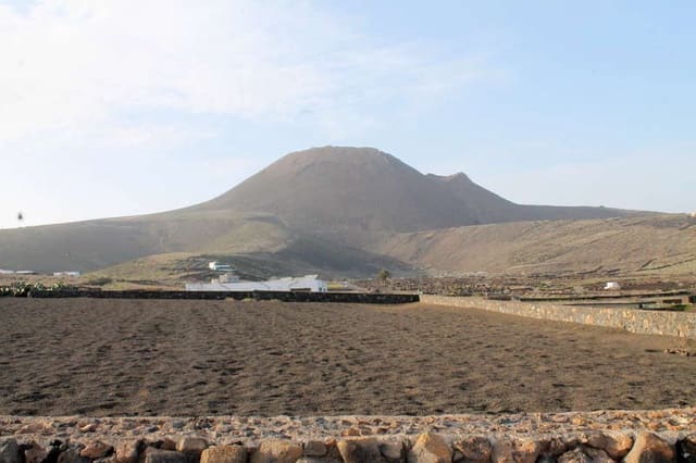 5 bedroom Finca/Country House for sale in Ye, Haría - € 600,000 (Ref: 9334283)