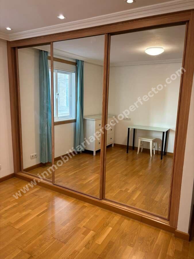 2 bedroom Flat for sale in Arrecife with garage - € 280,000 (Ref: 9334284)