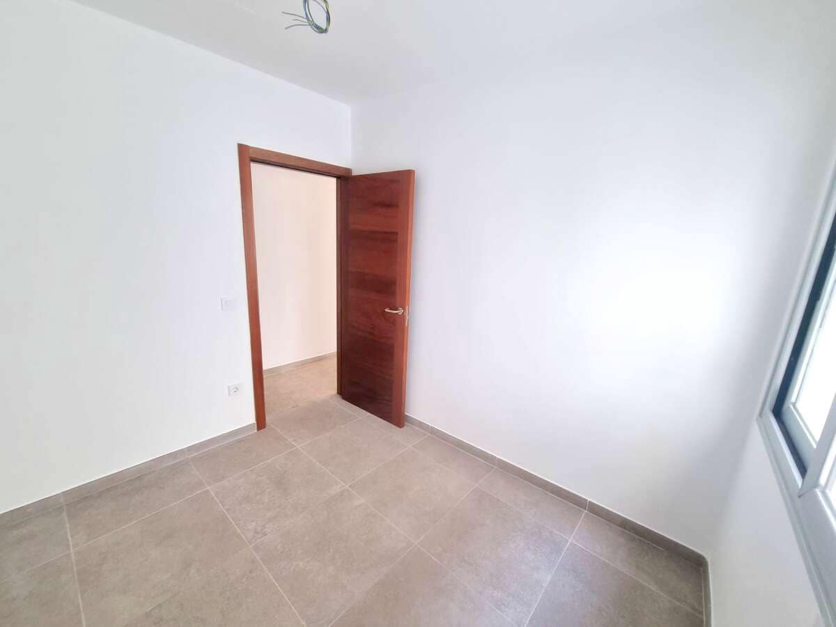 3 soveværelse Lejlighed til salg i Arrecife - € 240.000 (Ref: 9402890)