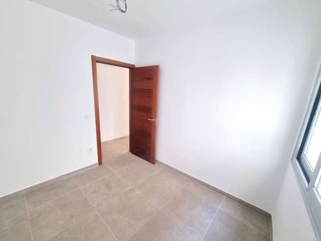 3 soveværelse Lejlighed til salg i Arrecife - € 240.000 (Ref: 9402890)