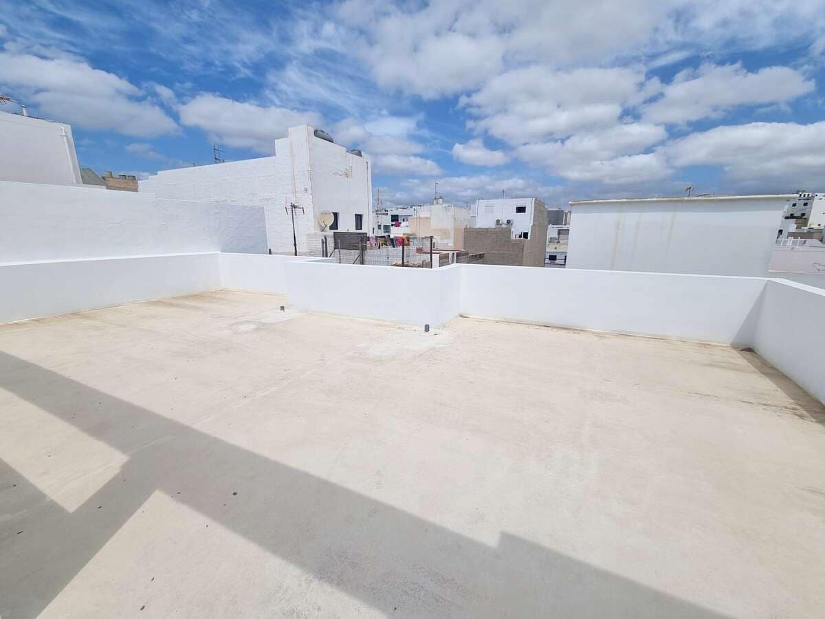 3 soverom Leilighet til salgs i Arrecife - € 240 000 (Ref: 9402891)