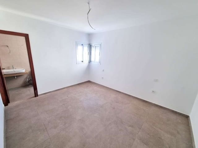 3 slaapkamer Flat te koop in Arrecife - € 240.000 (Ref: 9402891)