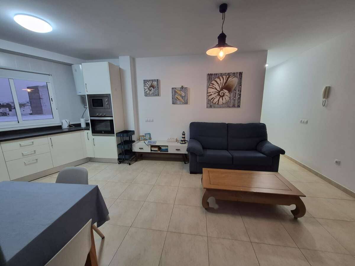 2 soveværelse Lejlighed til salg i Arrecife - € 220.000 (Ref: 9413468)