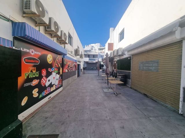 Erhverv til salg i Puerto del Carmen, Tías - € 115.000 (Ref: 9421809)