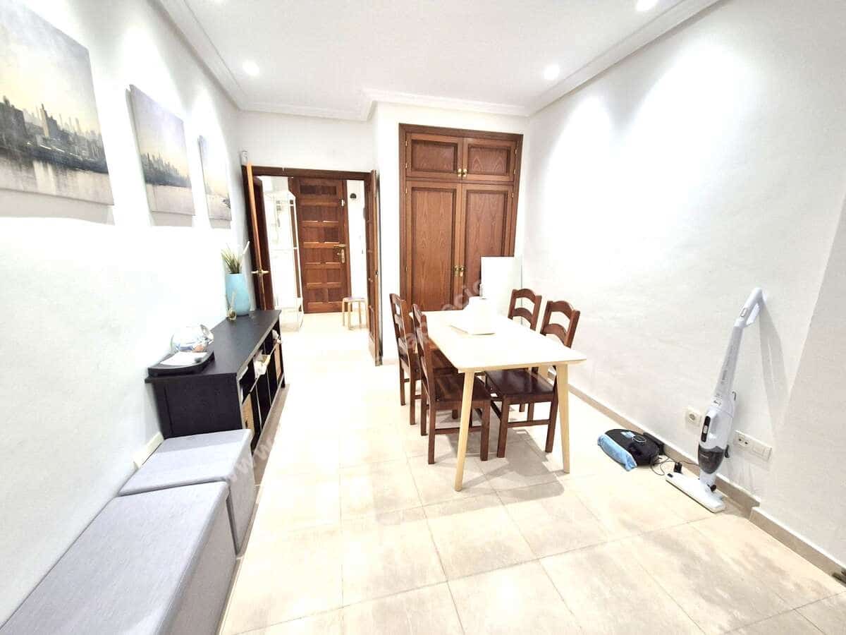 2 soveværelse Lejlighed til salg i Puerto del Carmen med swimmingpool garage - € 350.000 (Ref: 9421810)