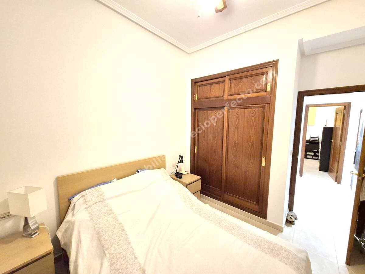 2 soveværelse Lejlighed til salg i Puerto del Carmen med swimmingpool garage - € 350.000 (Ref: 9421810)