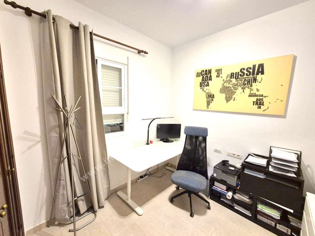 2 soveværelse Lejlighed til salg i Puerto del Carmen med swimmingpool garage - € 350.000 (Ref: 9421810)