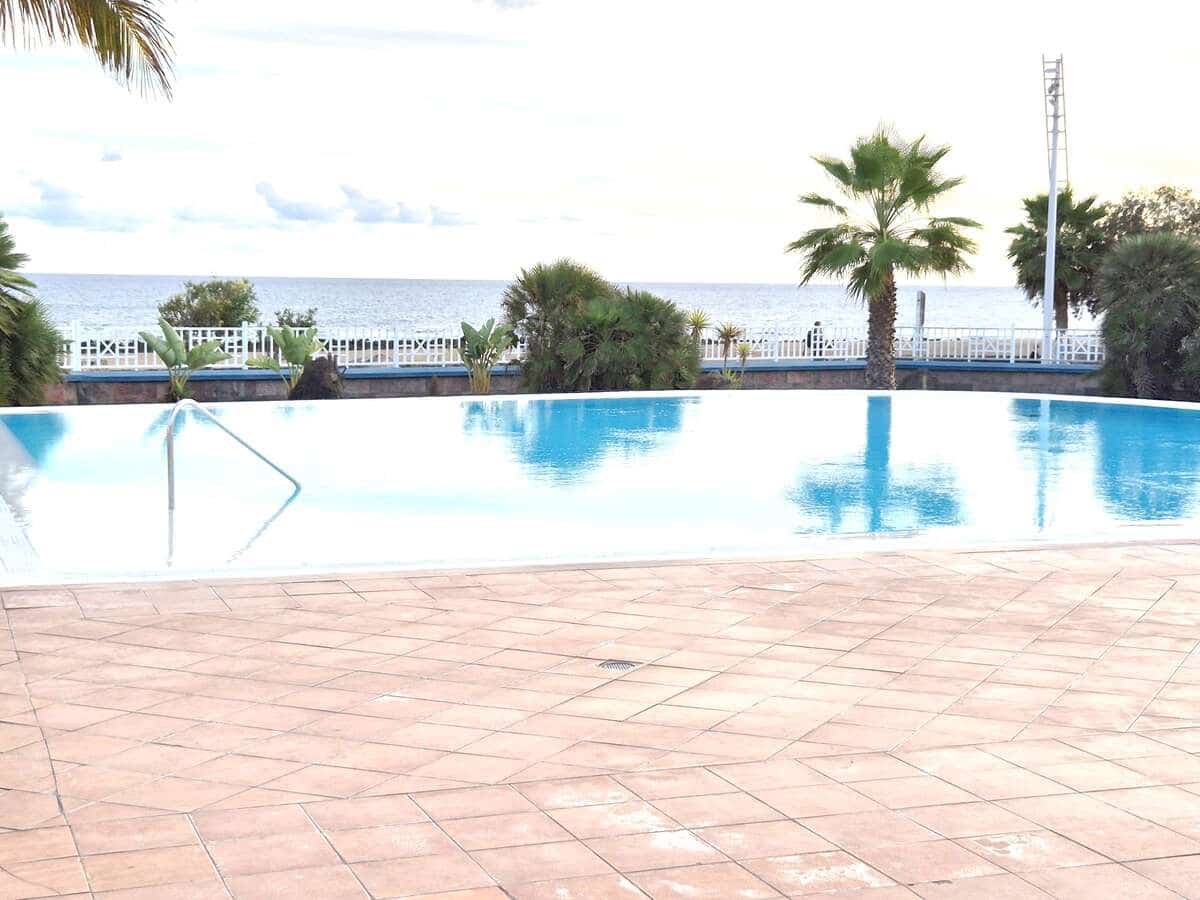 2 soveværelse Lejlighed til salg i Puerto del Carmen med swimmingpool garage - € 350.000 (Ref: 9421810)