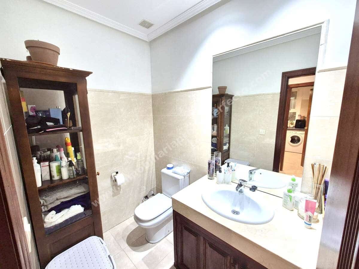 2 soveværelse Lejlighed til salg i Puerto del Carmen med swimmingpool garage - € 350.000 (Ref: 9421810)