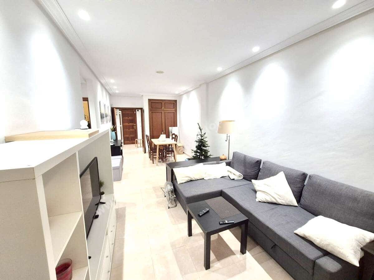 2 soveværelse Lejlighed til salg i Puerto del Carmen med swimmingpool garage - € 350.000 (Ref: 9421810)