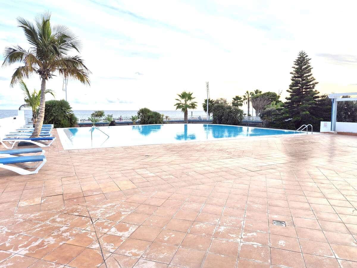 2 soveværelse Lejlighed til salg i Puerto del Carmen med swimmingpool garage - € 350.000 (Ref: 9421810)