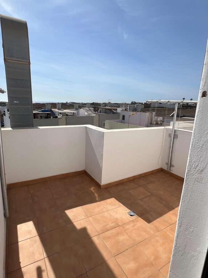 3 makuuhuone Paritalo myytävänä paikassa Arrecife mukana 
autotalli - 275 000 € (Ref: 9432865)