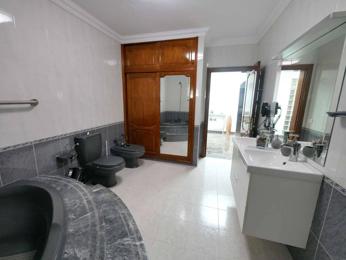 4 quarto Moradia para venda em Tahiche com piscina garagem - 1 200 000 € (Ref: 9460937)