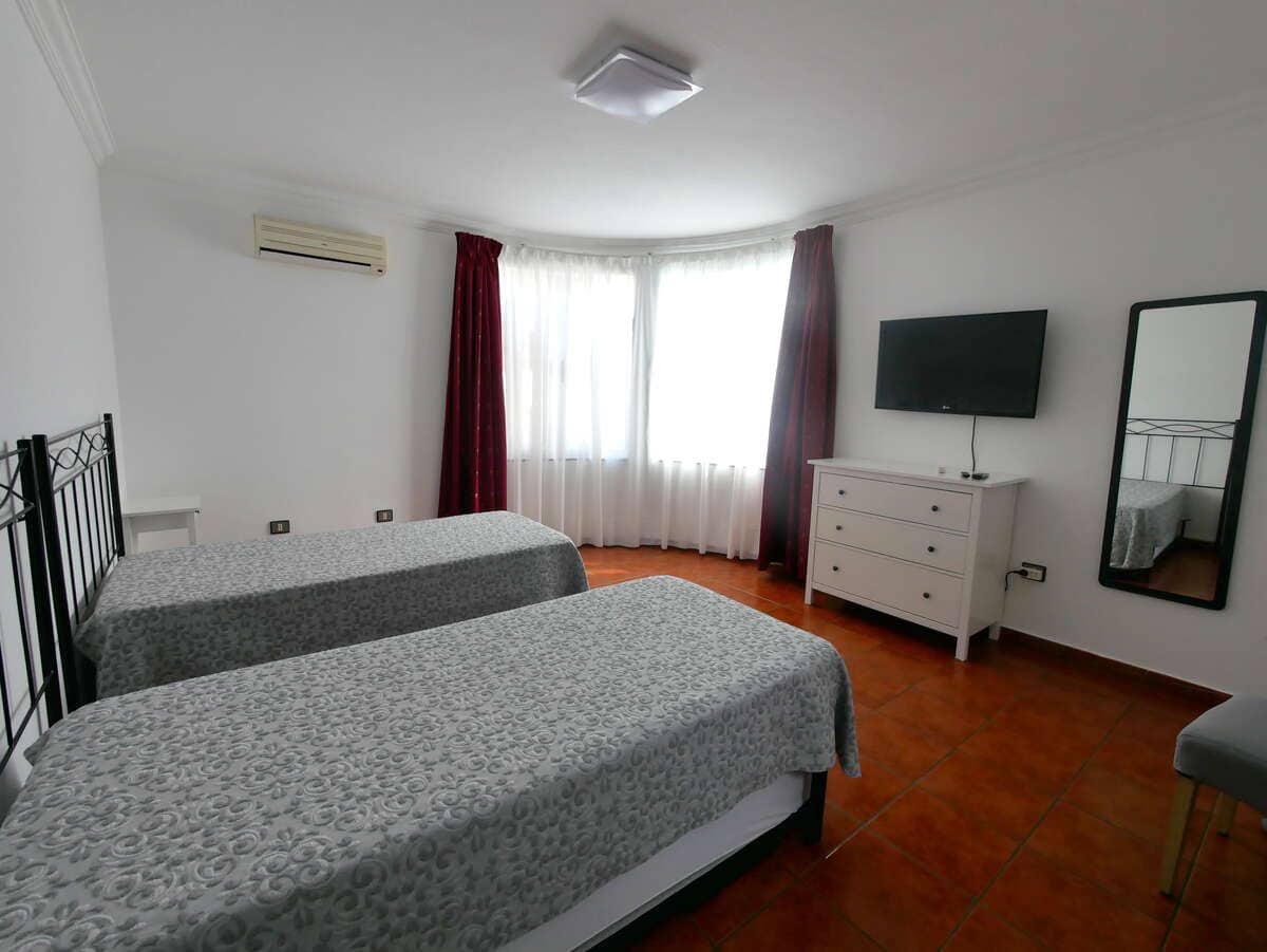 4 quarto Moradia para venda em Tahiche com piscina garagem - 1 200 000 € (Ref: 9460937)