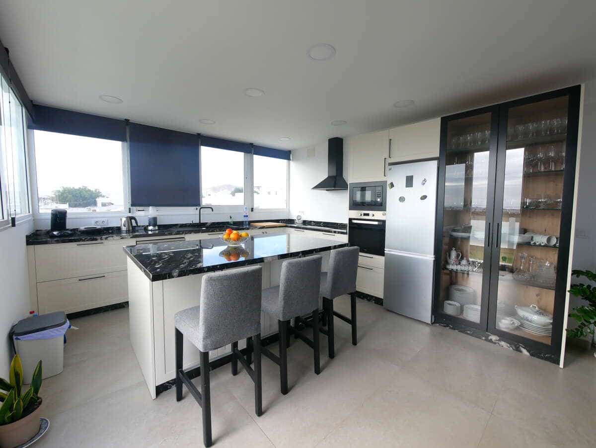 4 quarto Moradia para venda em Tahiche com piscina garagem - 1 200 000 € (Ref: 9460937)