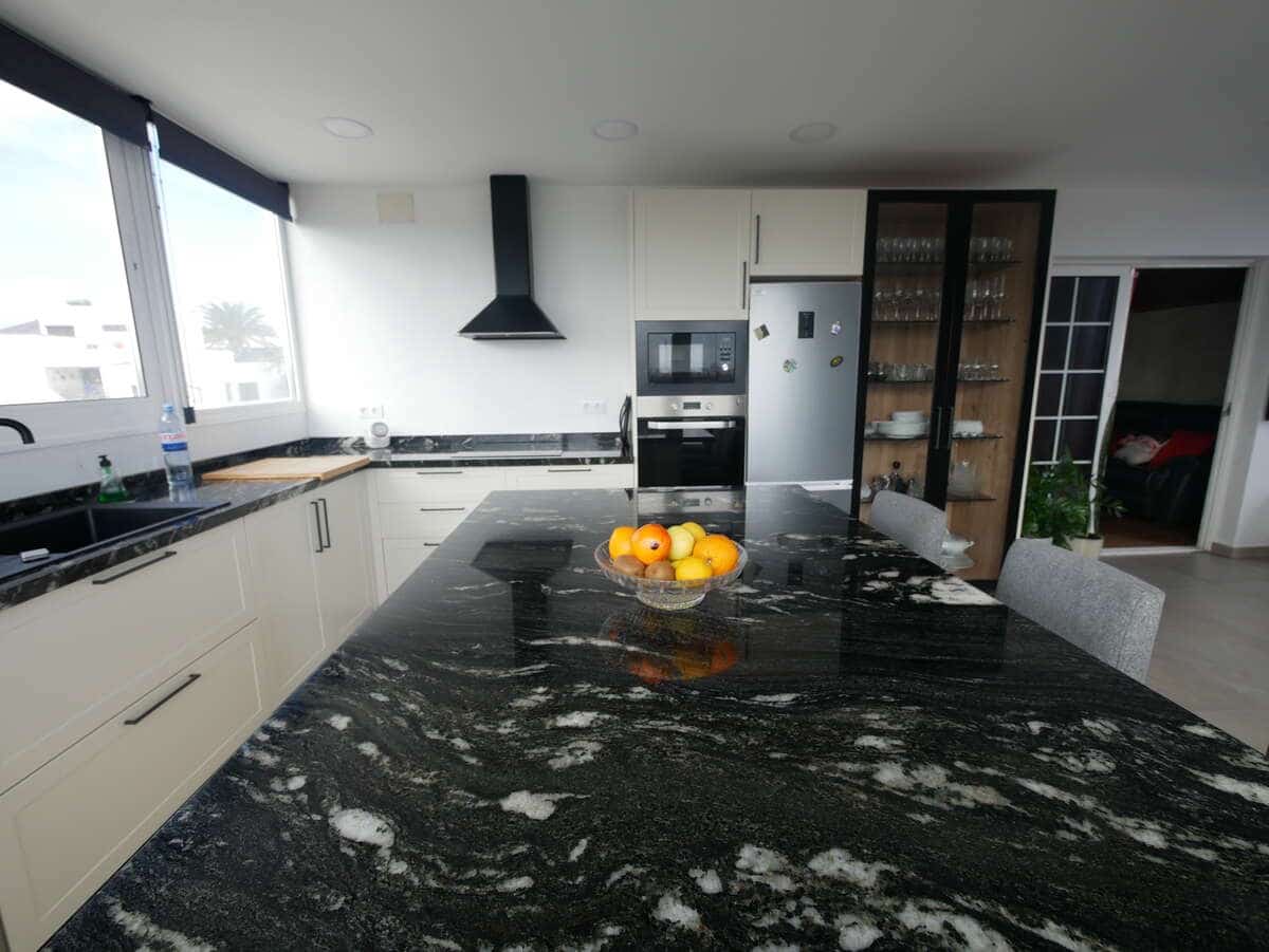 4 quarto Moradia para venda em Tahiche com piscina garagem - 1 200 000 € (Ref: 9460937)