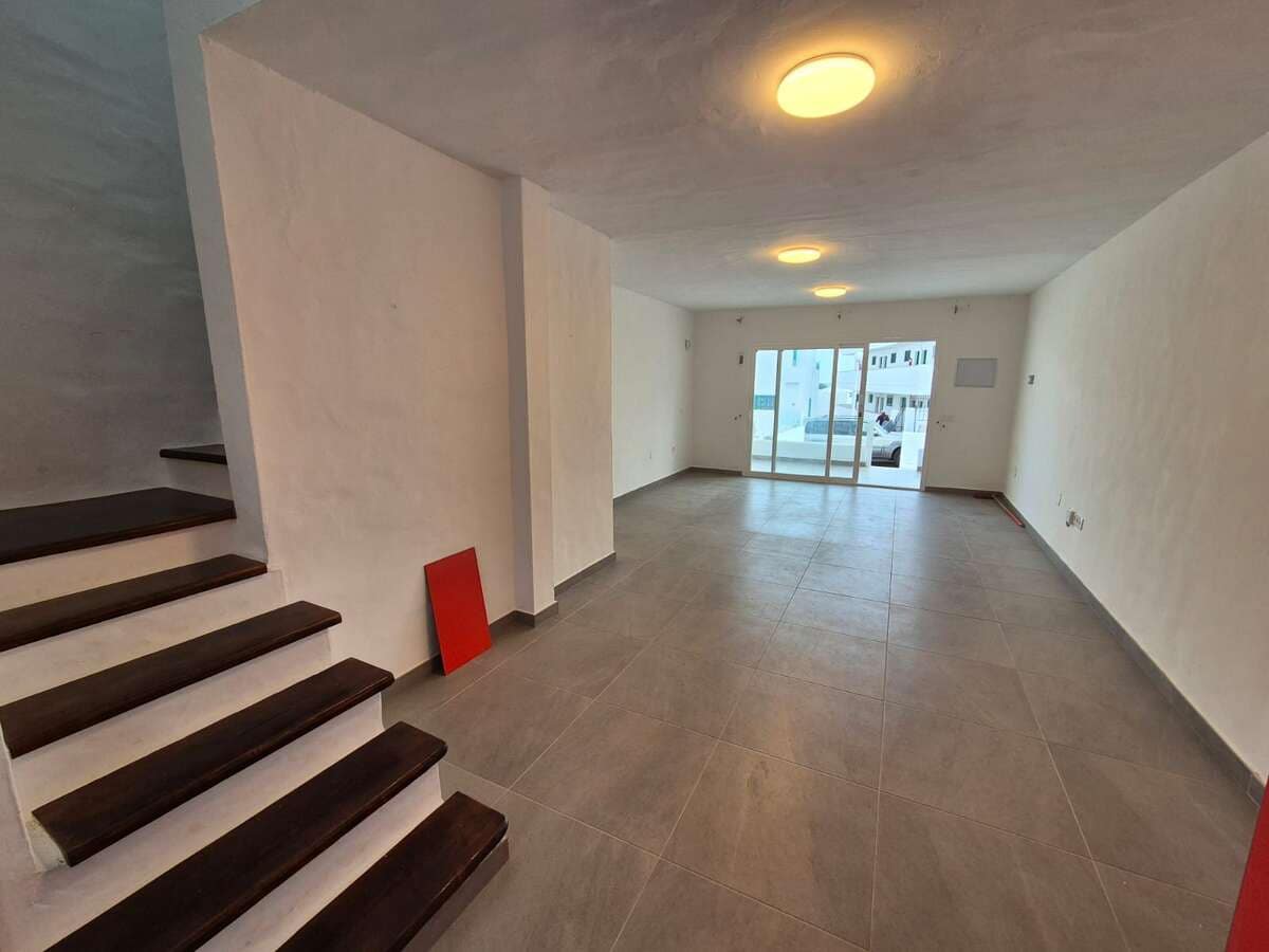 3 chambre Finca/Maison de Campagne à vendre à Puerto del Carmen avec garage - 410 000 € (Ref: 9465179)