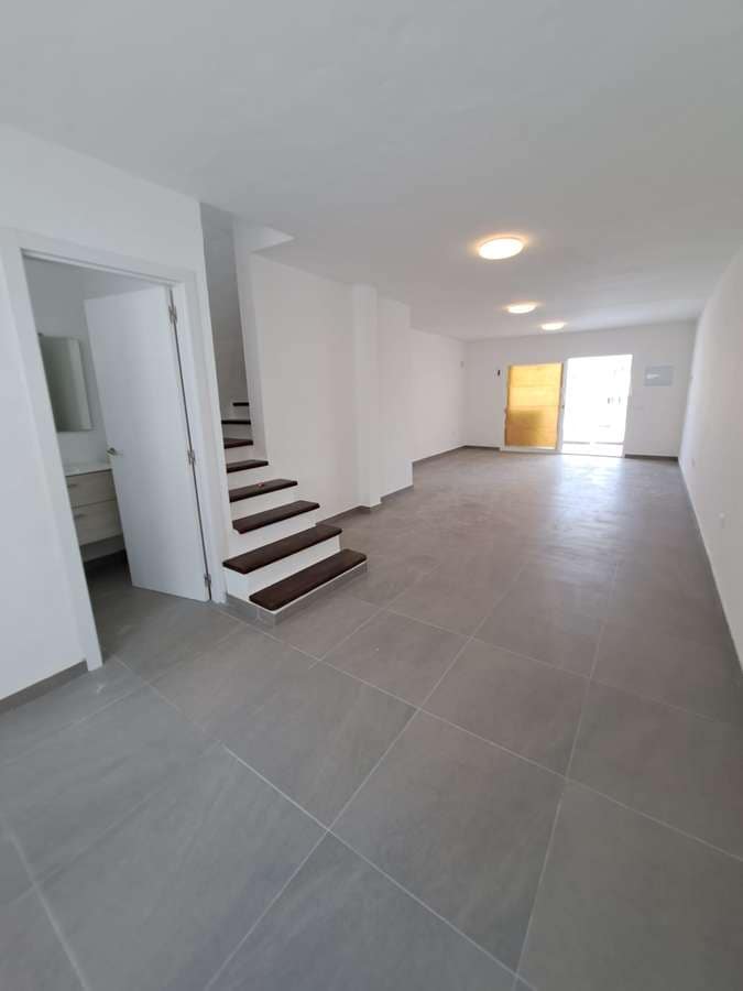 3 bedroom Semi-detached Villa for sale in Puerto del Carmen with garage - € 410,000 (Ref: 9465180)