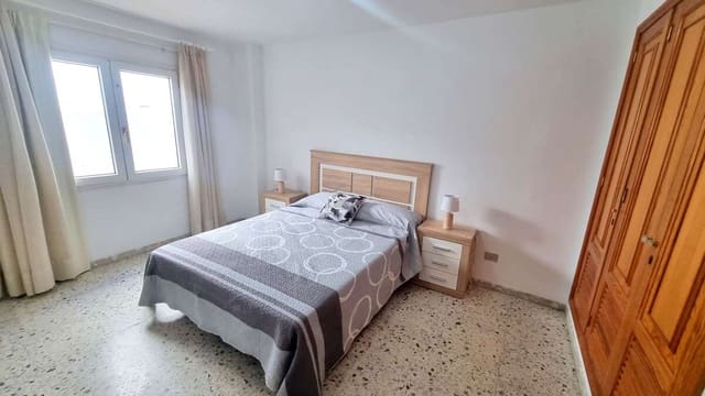 3 bedroom Flat for sale in Arrecife with garage - € 279,000 (Ref: 9536577)